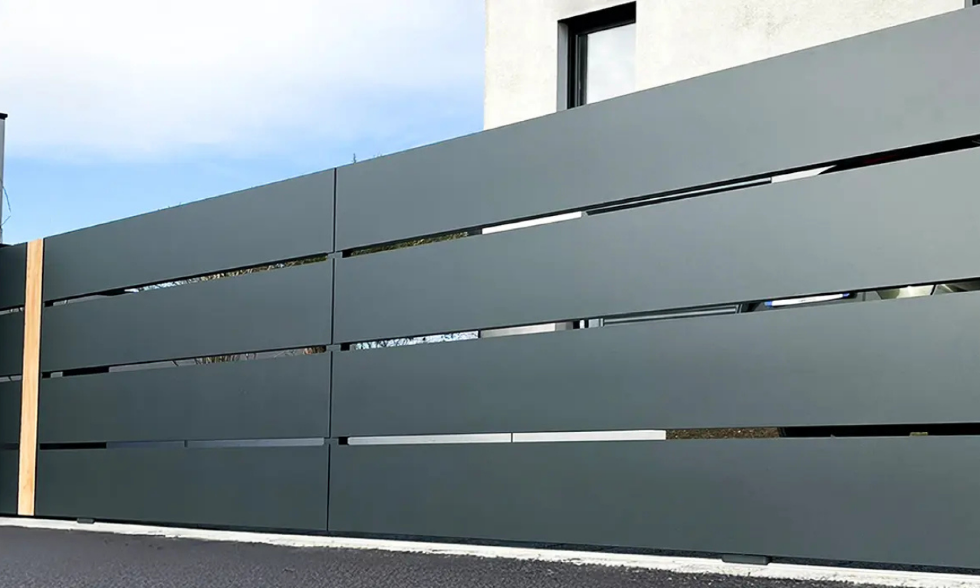 aluminium gate, built to last, from aluminium gates direct